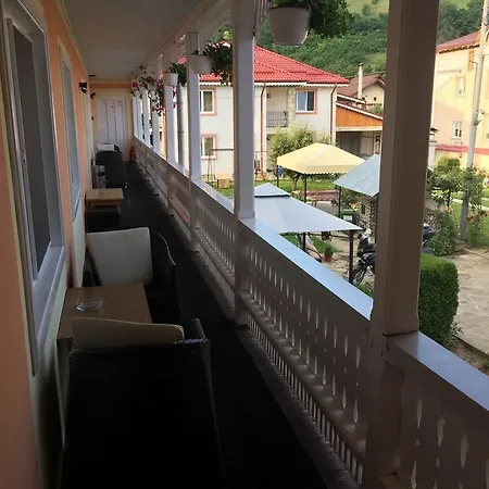 Pensiunea Flora Piatra Neamţ